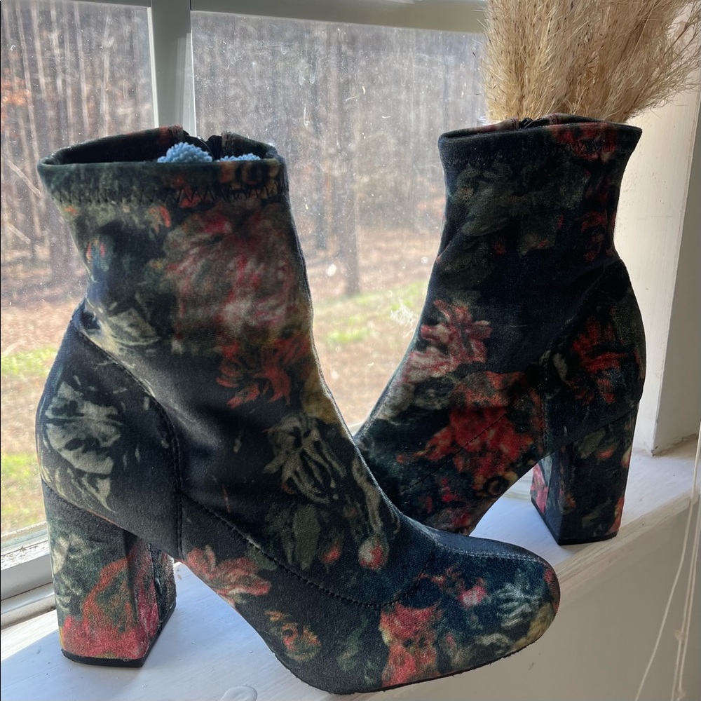 MIA - velvet booties.size 7/12 fits like 7